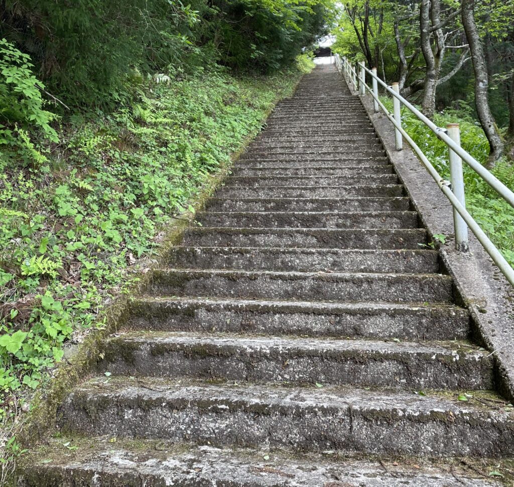 阿木川ダムの階段