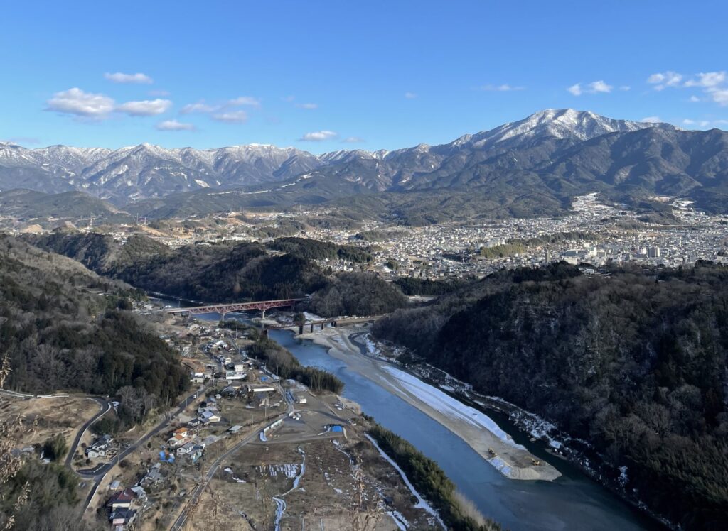 苗木城から眼下を眺める