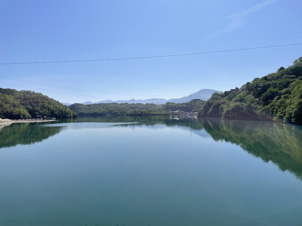 大井ダム湖面